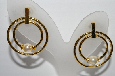 +MBA #93-052  "Vintage Gold Plated Faux Pearl Pierced Earrings"