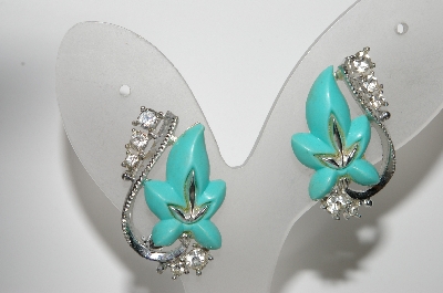 +MBA #98-651  "Vintage Silvertone Blue Lucite & Clear Crystal Screw back Earrings"