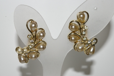 +MBA #99-364  "Sarah Coventry Goldtone Faux Pearl & Rhinestone Clip On Earrings"