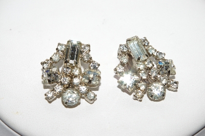 +MBA #99-642  "Vintage Silvertone Fancy Clear Crystal Rhinestone Clip On Earrings"