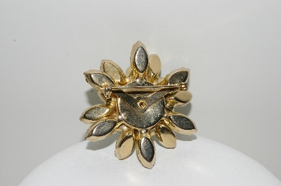 +MBA #99-424   "Vintage Goldtone Green Crystal Rhinestone Flower Pin"