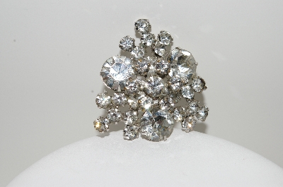 +MBA #99-528  " Vintage Silvertone Clear Crystal Rhinestone Pin"