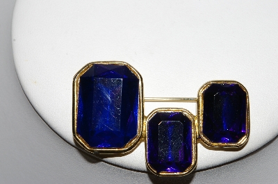 +MBA #99-034  "Vintage Goldtone Blue Acrylic Stone Pin"