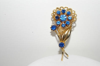 +MBA #99-059  "Vintage Gold Plated Fancy Blue Rhinestone Flower Pin"