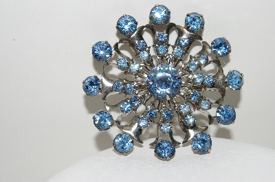 +MBA #99-427  "Vintage Silvertone Blue Crystal Rhinestone Pin"