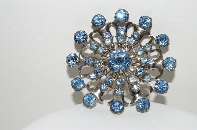 +MBA #99-427  "Vintage Silvertone Blue Crystal Rhinestone Pin"