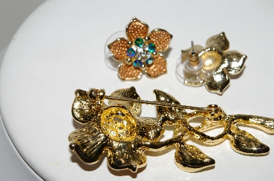 +MBA #99-029   "Vintage Goldtone Tri Colored Rhinestone Flower Pin & Matching Pierced Earrings"