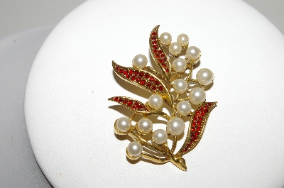 +MBA #99-015  "Vintage Gold Plated Faux Glass Pearl & Red Rhinestone Fancy Pin"