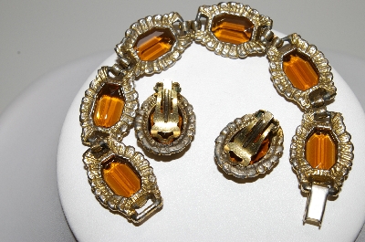 +MBA #99-063  "Vintage Goldtone Brown Glass Stone Bracelet & Matching Earring Set"