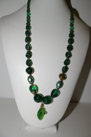 +MBA #99-084  "Vintage Green Art Glass Bead Necklace"