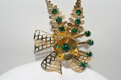 +MBA #99-111  "Vintage Goldtone Green Crystal Rhinestone Pin"