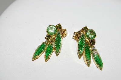 +MBA #41E-113   "Vintage Goldtone Green Glass Earrings"