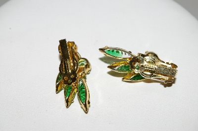 +MBA #41E-113   "Vintage Goldtone Green Glass Earrings"