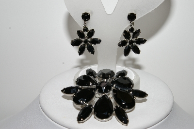 +MBA #41E-212  "Vintage Silvertone Black Glass Stone Pin & Matching Earrings Set"
