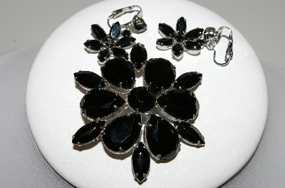 +MBA #41E-212  "Vintage Silvertone Black Glass Stone Pin & Matching Earrings Set"
