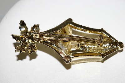 +MBA #41E-228   "Vintage Goldtone Christmas Light Pin"