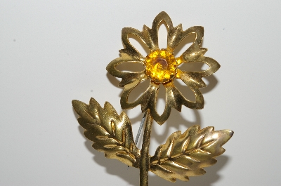 +MBA #41E-241  "Vintage Goldtone Large Flower Pin"