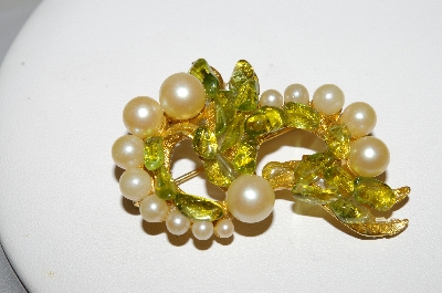+MBA #41E-249  "Vintage  DFA Signed Goldtone Peridot & Faux Glass Pearl Pin"