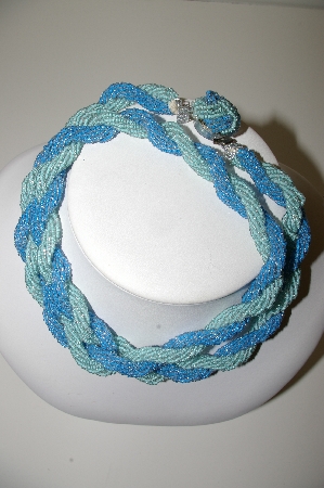+MBA #41E-268  "Vintage Made In Japan Twisted Green & Blue Seed Bead Necklace"