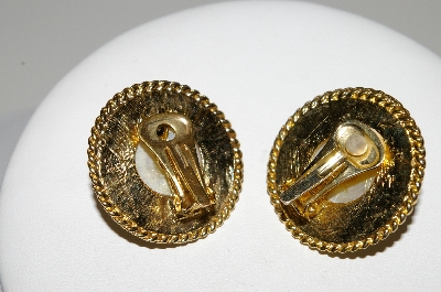 +MBA #41E-072  "Vintage Goldtone Black Enamel & Faux Glass Pearl Clip On Earrings"