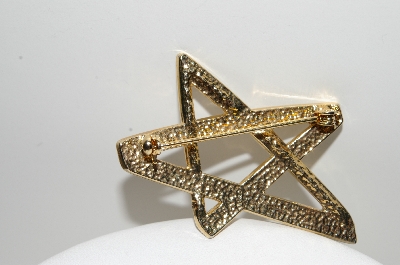 +MBA #E42-122  "Vintage Gold Plated Clear Crystal Rhinestone Star Pin"