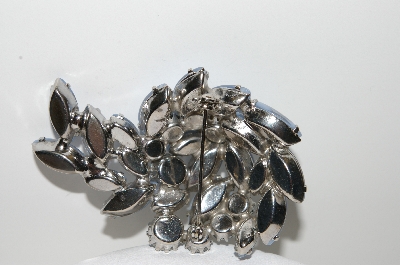 +MBA #E42-080  "Vintage Silvertone Fancy Blue Glass & Rhinestone Brooch"