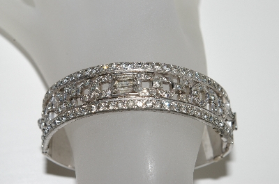 +MBA #E42-084  "Vintage Silvertone Clear Crystal Rhinestone Bangle Bracelet"