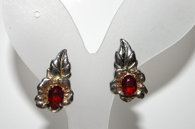 +MBA #E42-237  "Vintage Sterling Glass Stone Flower Screw Back Earrings"