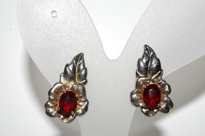 +MBA #E42-237  "Vintage Sterling Glass Stone Flower Screw Back Earrings"