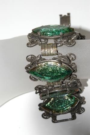 +MBA #E42-052  "Vintage Green Art Glass Linked Bracelet"