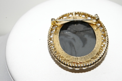 **MBA #E43-064  "Vintage Goldtone Acrylic Cameo Pin"