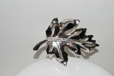 +MBA #E44-072  "Vintage Silvertone Leaf Pin/Pendant Combo"