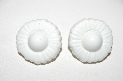 +MBA #E44-219   "Vintage White Acrylic Flower Pierced Earrings"