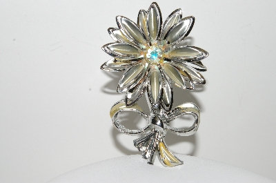 **MBA #E44-186   "Vintage Silvertone Flower Pin With Bow"