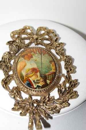+MBA #E44-002   "Vintage Gold Tone Large Picture Pendant"