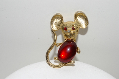 +MBA #E44-036   "Vintage Goldtone Signed Mouse Pin"