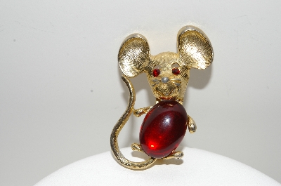 +MBA #E44-036   "Vintage Goldtone Signed Mouse Pin"