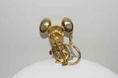 +MBA #E44-036   "Vintage Goldtone Signed Mouse Pin"
