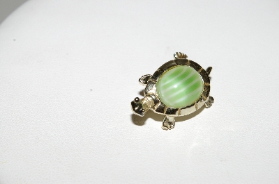 **MBA #E44-195   "Vintage Goldtone Small Glass Stone Turtle Pin"