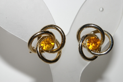 +MBA #E44-154   "Vintage Gold Tone Signed Pin & Earring Set"