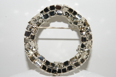 **MBA #E46-041   "Vintage Silvertone Fancy Clear Crystal Rhinestone Pin"