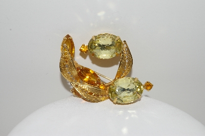 **MBA #E46-065   "Vintage Goldtone Yellow & Citrine Colored Stone Pin"