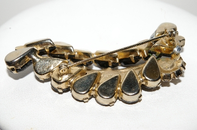 **MBA #E46-054   "Vintage Gold Plated Black Glass & Brown Rhinestone Fancy Leaf Pin"