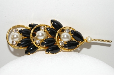 **MBA #E46-046   "Vintage Goldtone Black Glass Stone & Faux Pearl Fancy Pin"