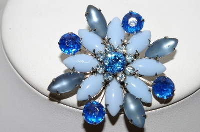 **MBA #E46-032   "Vintage Silvertone Multi Shades Of Blue Glass Flower Pin"