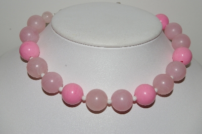 +MBA #E46-001   "Vintage Pink Acrylic Bead Necklace"