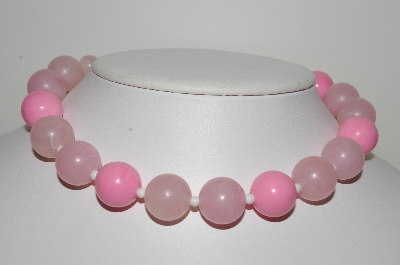+MBA #E46-001   "Vintage Pink Acrylic Bead Necklace"