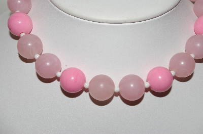 +MBA #E46-001   "Vintage Pink Acrylic Bead Necklace"