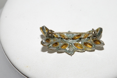 **MBA #E47-021   "Vintage Silvertone Clear Rhinestone Pin"