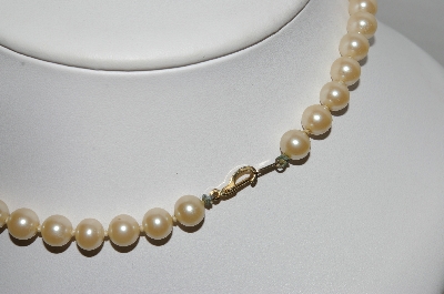 +MBA #91-083   "Vintage Gold Plated Rhinestone Center Faux Pearl Necklace"